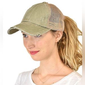C.C CRISS CROSS PONY CAP OLIVE/BEIGE - NWT